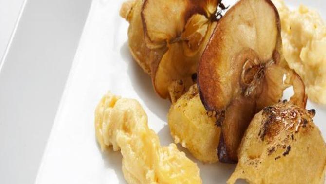 Bunyols de poma amb crema