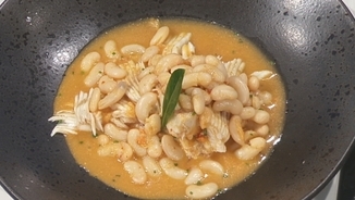 Rajada amb romesco i fesols