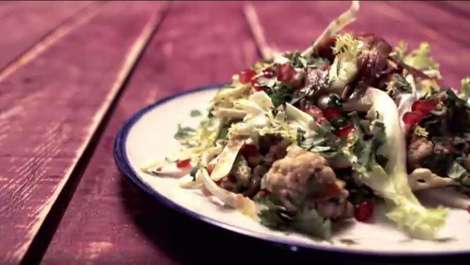 Xató amb guacamole i magrana